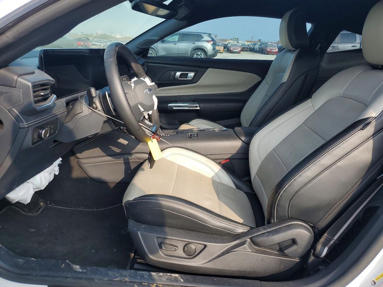 2024 Ford Mustang Gt - zdjęcie 7