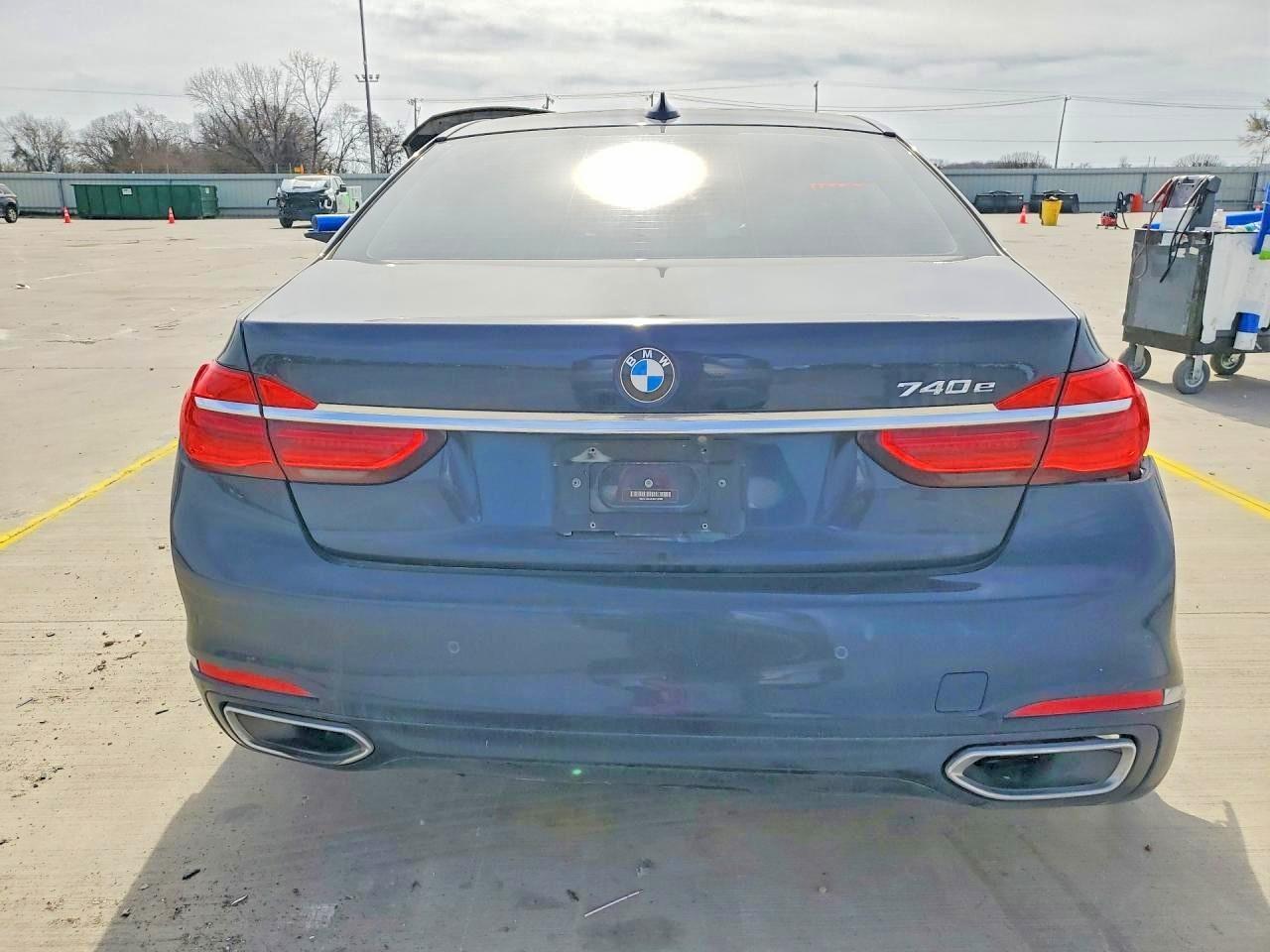 2018 BMW 740 Xe - zdjęcie 6