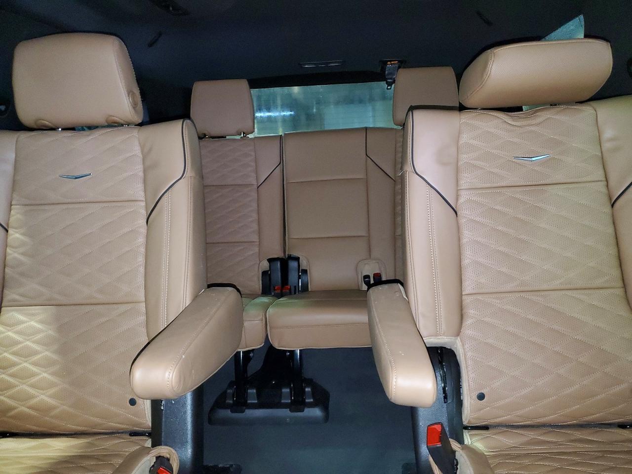 2024 Cadillac Escalade Sport - zdjęcie 10