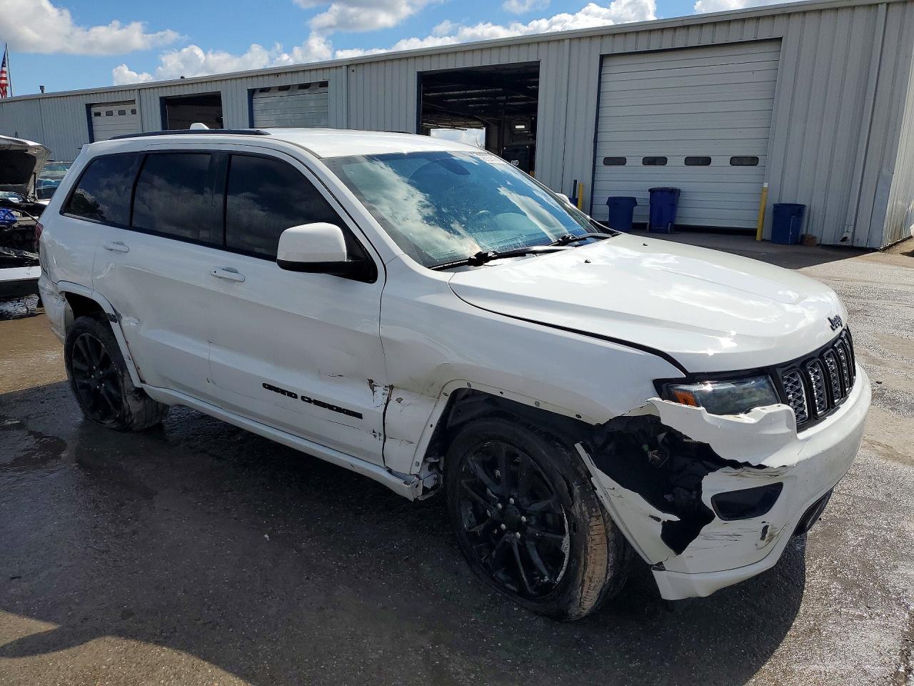 2020 Jeep Grand Cherokee Laredo - zdjęcie 4