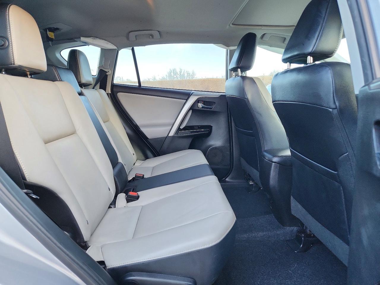 2016 Toyota Rav4 Limited - zdjęcie 11