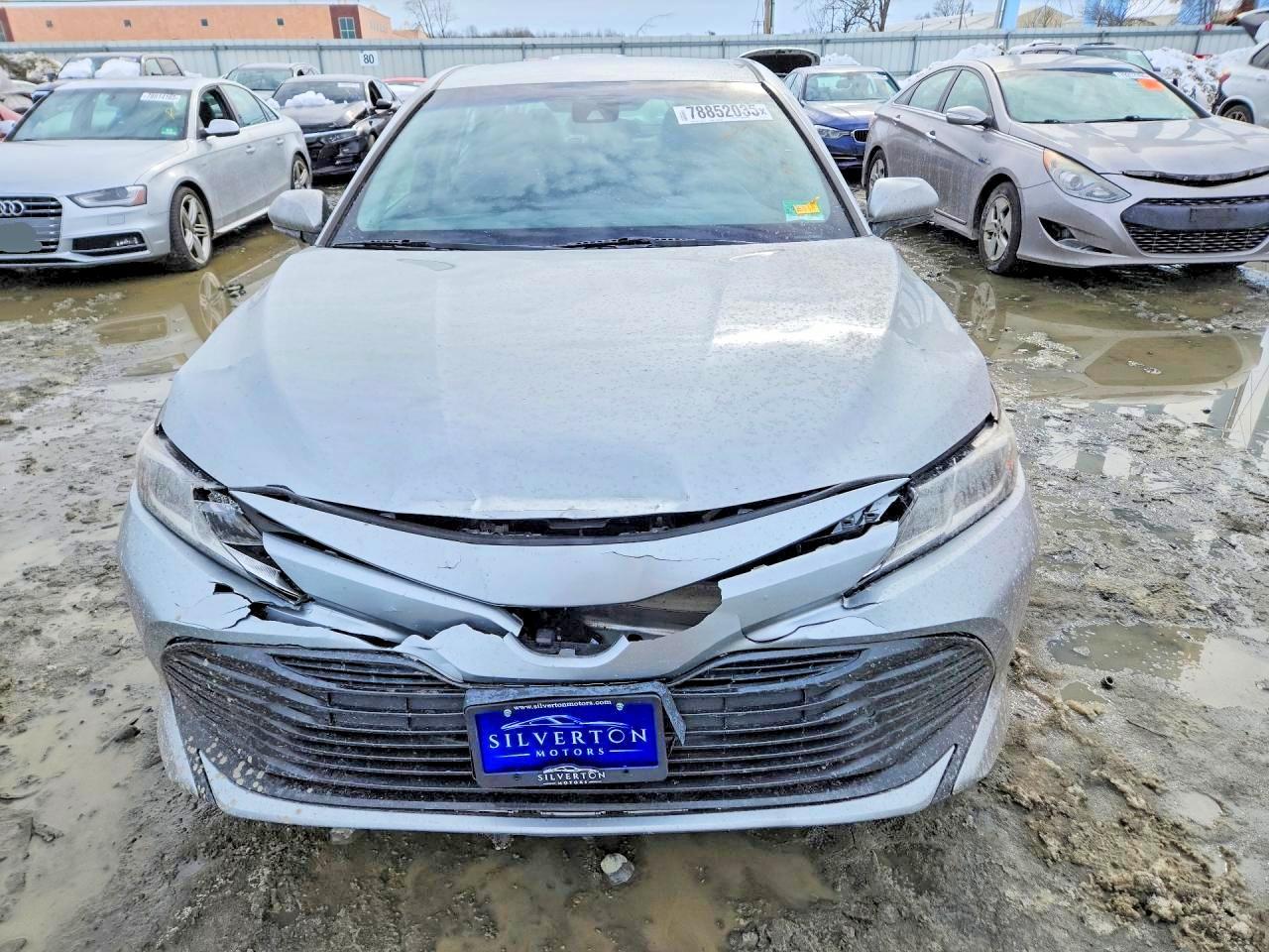 2018 Toyota Camry Le - zdjęcie 5