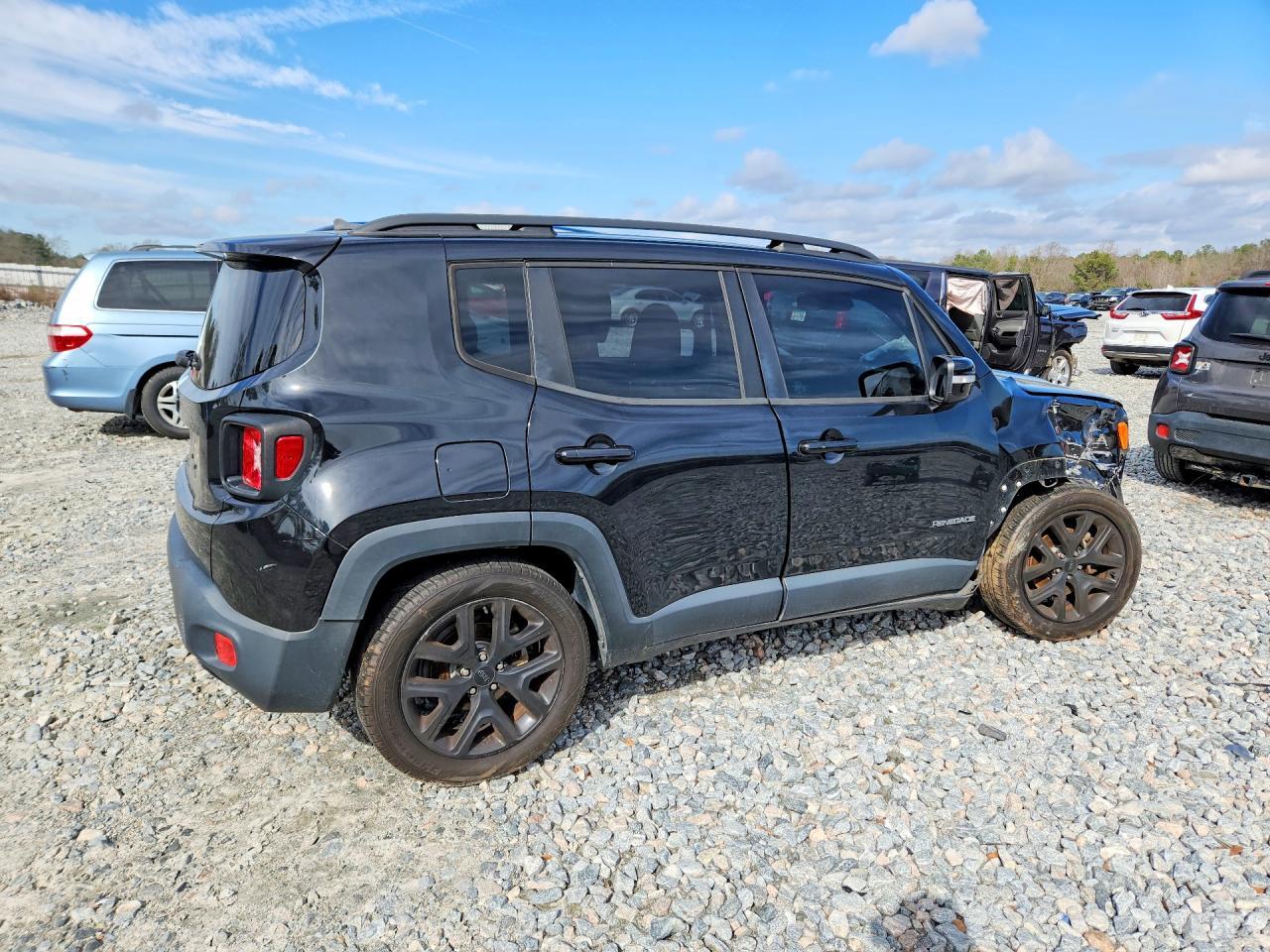2017 Jeep Renegade Latitude - zdjęcie 3