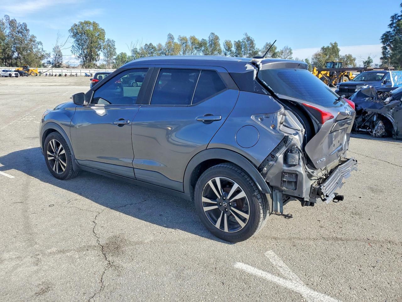 2019 Nissan Kicks Sv - zdjęcie 2
