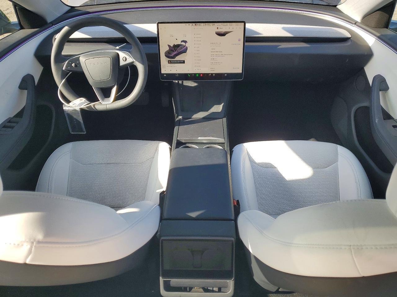 2024 Tesla Model 3 - zdjęcie 8