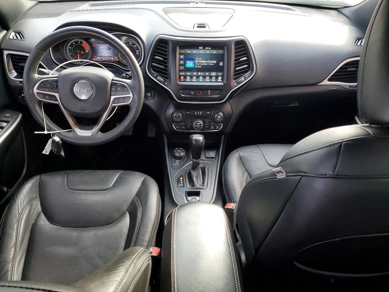 2021 Jeep Cherokee Latitude Lux - zdjęcie 8