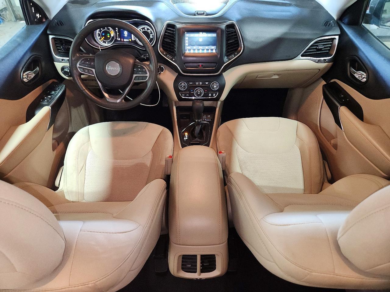 2020 Jeep Cherokee Latitude - zdjęcie 8