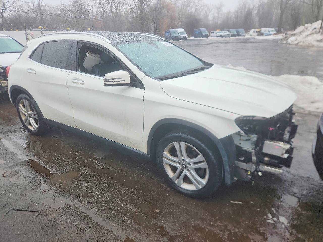 2018 Mercedes-Benz Gla 250 4Matic - zdjęcie 4