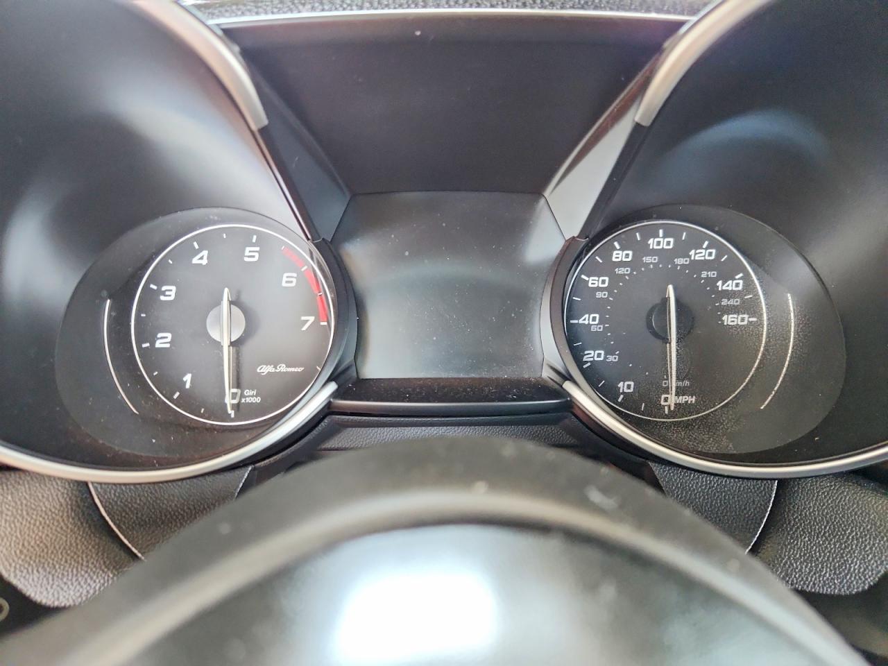 2019 Alfa Romeo Giulia - zdjęcie 9