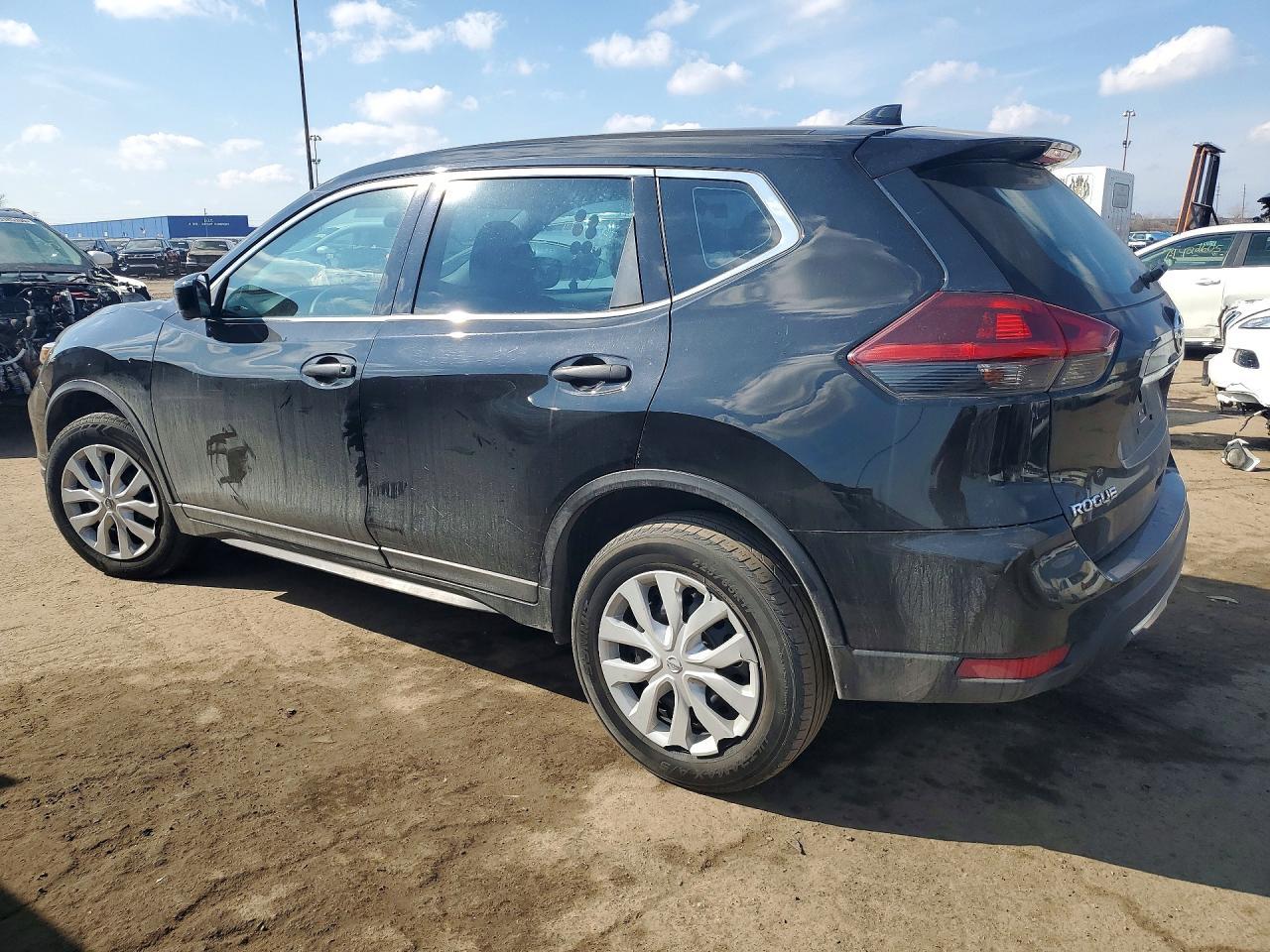 2018 Nissan Rogue S - zdjęcie 2