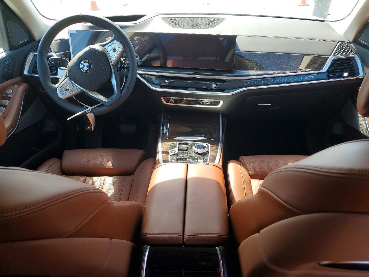 2026 BMW X7 xDrive40I - zdjęcie 8