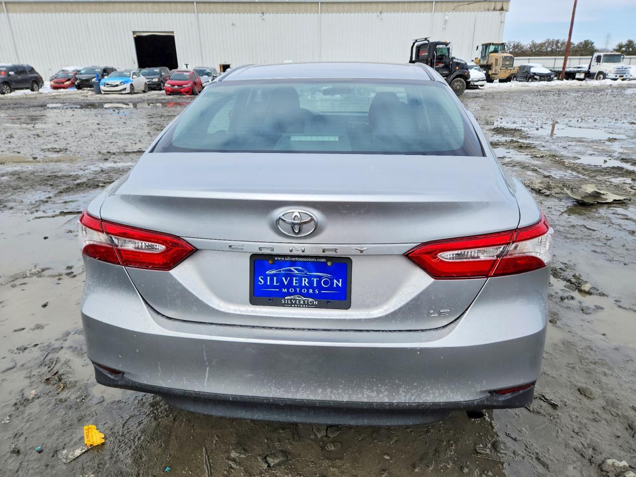 2018 Toyota Camry Le - zdjęcie 6
