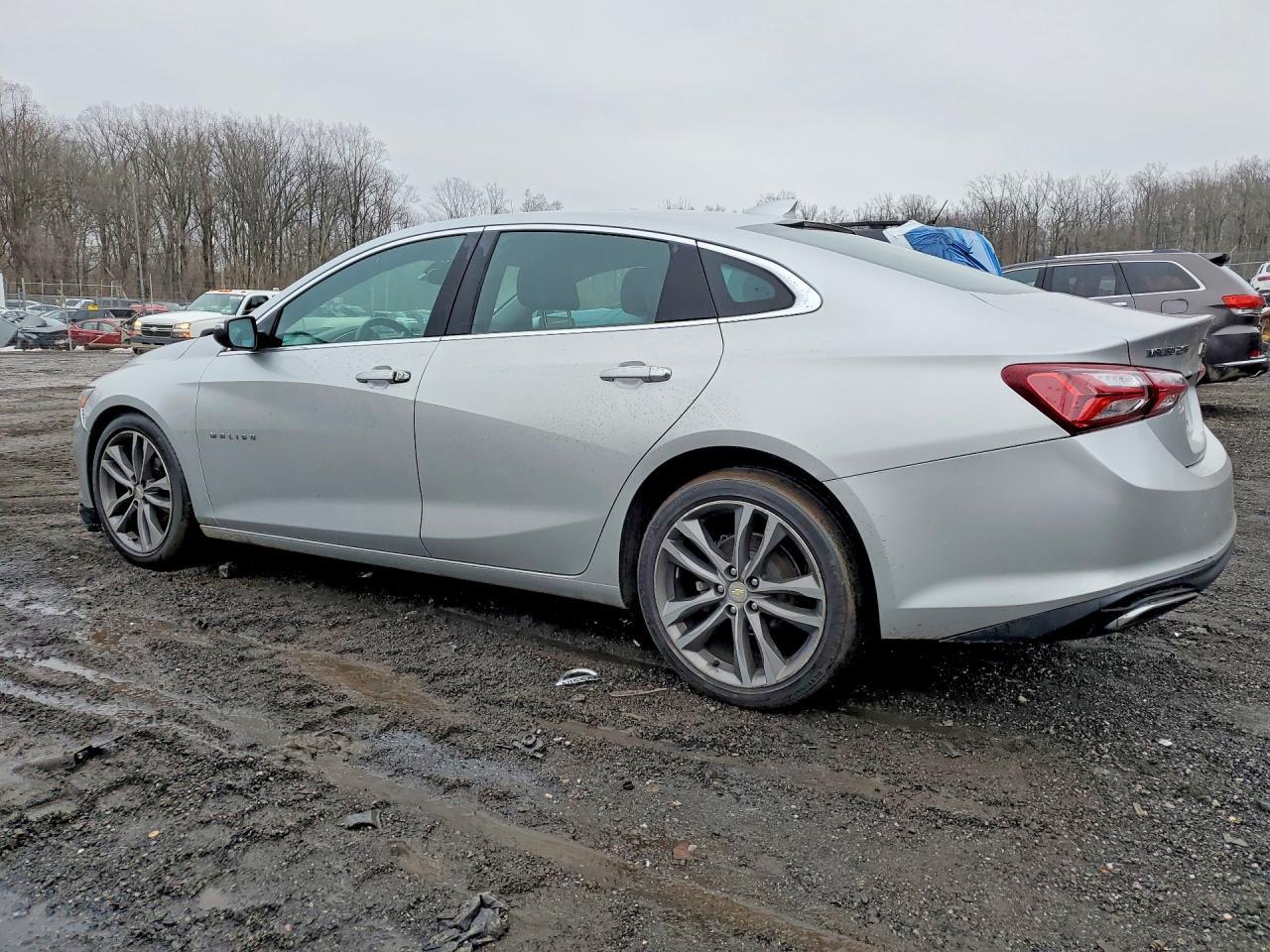 2020 Chevrolet Malibu Premier - zdjęcie 2
