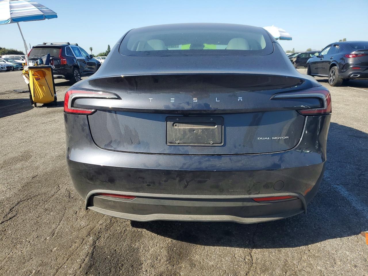 2024 Tesla Model 3 - zdjęcie 6