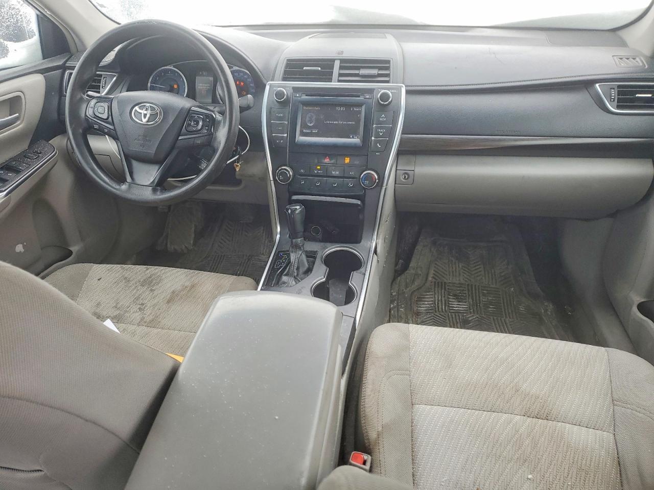 2016 Toyota Camry Le - zdjęcie 8