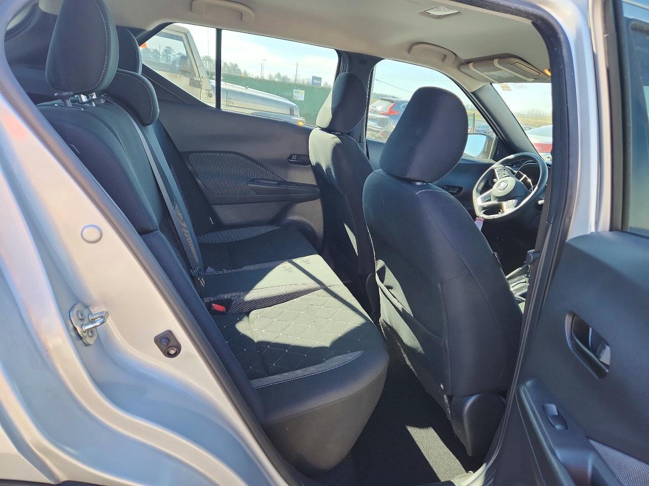 2020 Nissan Kicks S - zdjęcie 10