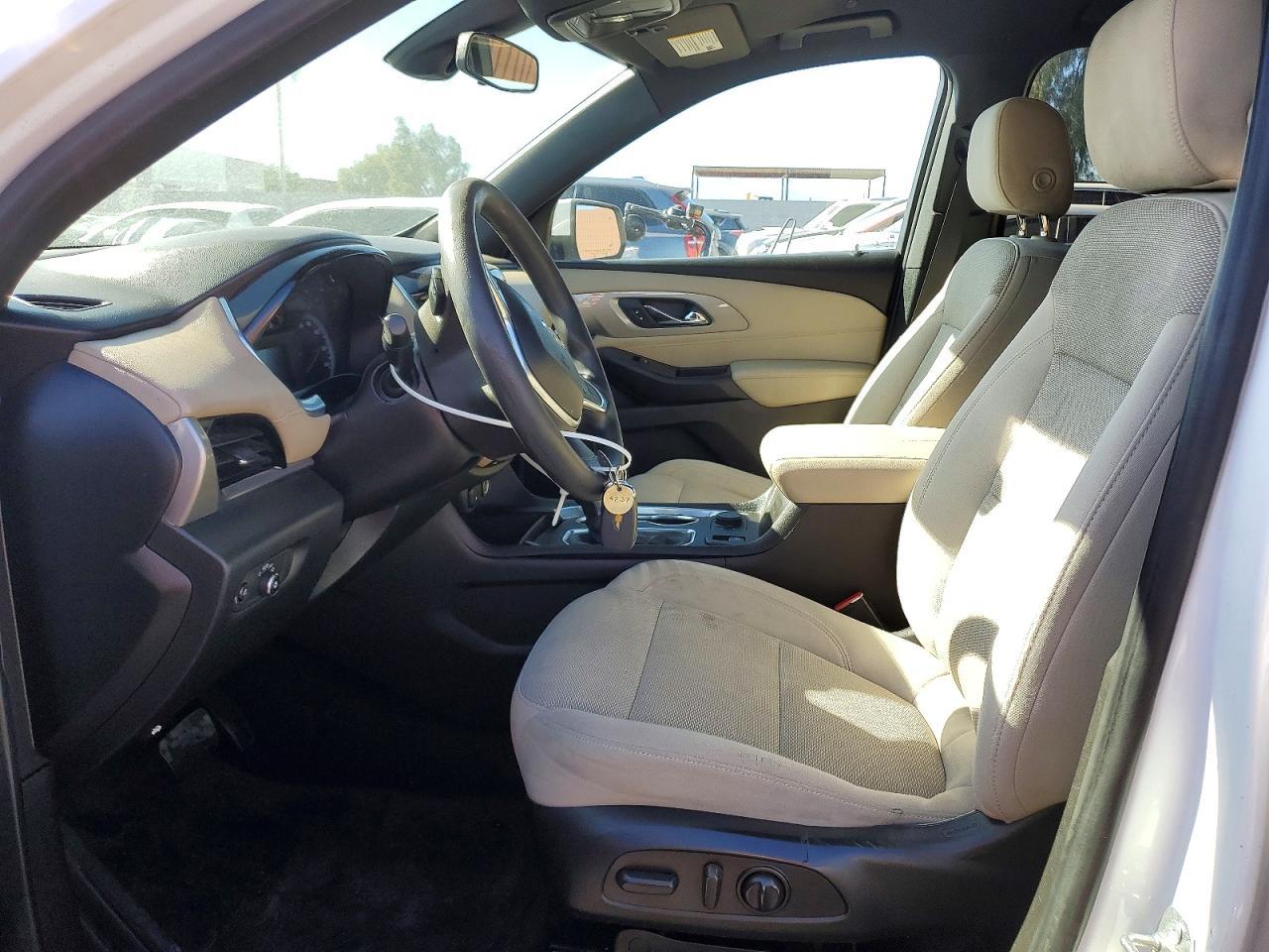 2022 Chevrolet Traverse Ls - zdjęcie 7