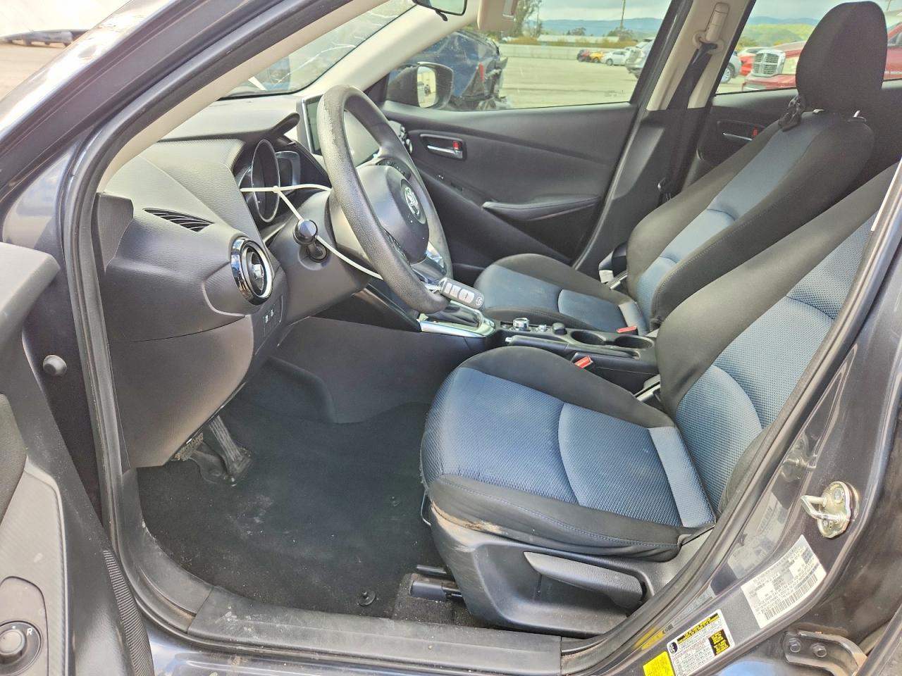 2017 Toyota Yaris Ia Base - zdjęcie 7