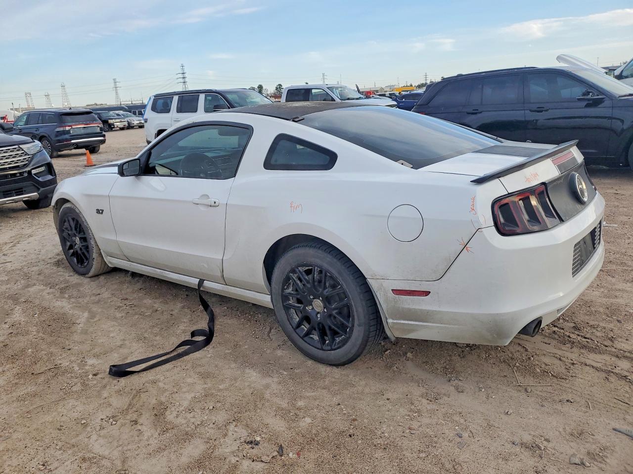 2014 Ford Mustang - zdjęcie 2