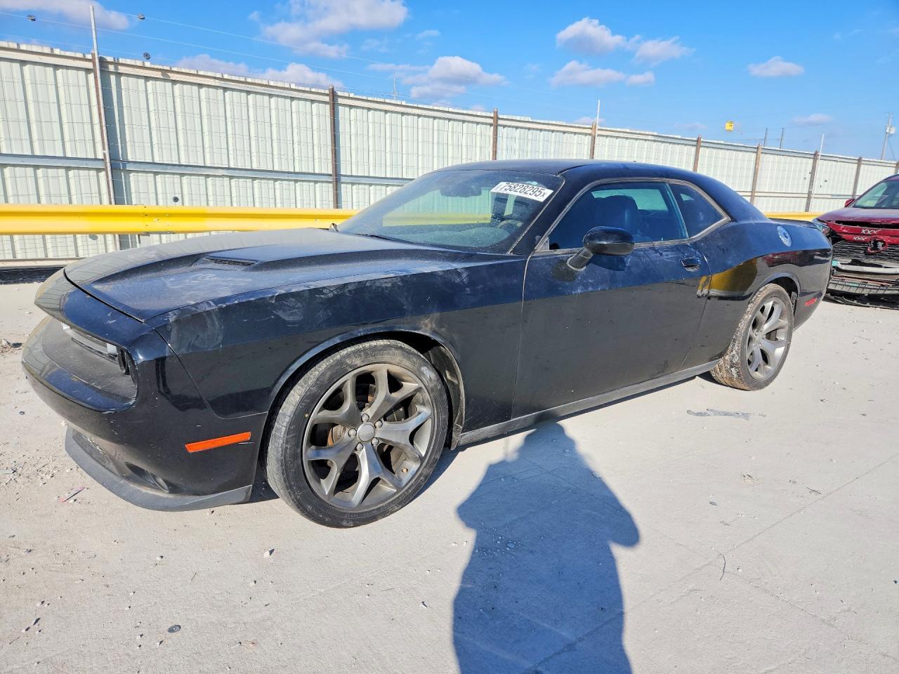 2016 Dodge Challenger Sxt - zdjęcie główne