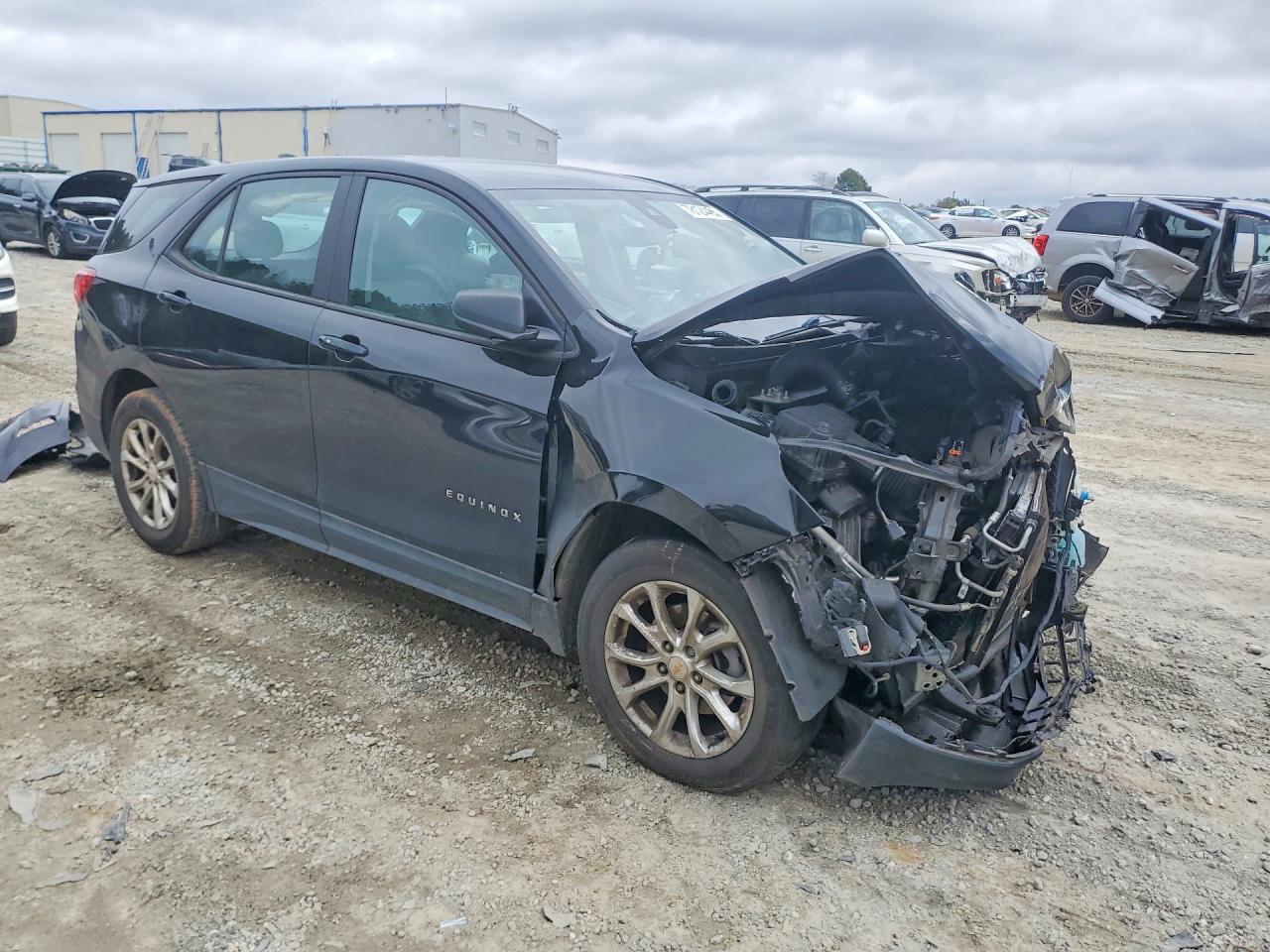 2020 Chevrolet Equinox Ls - zdjęcie 4