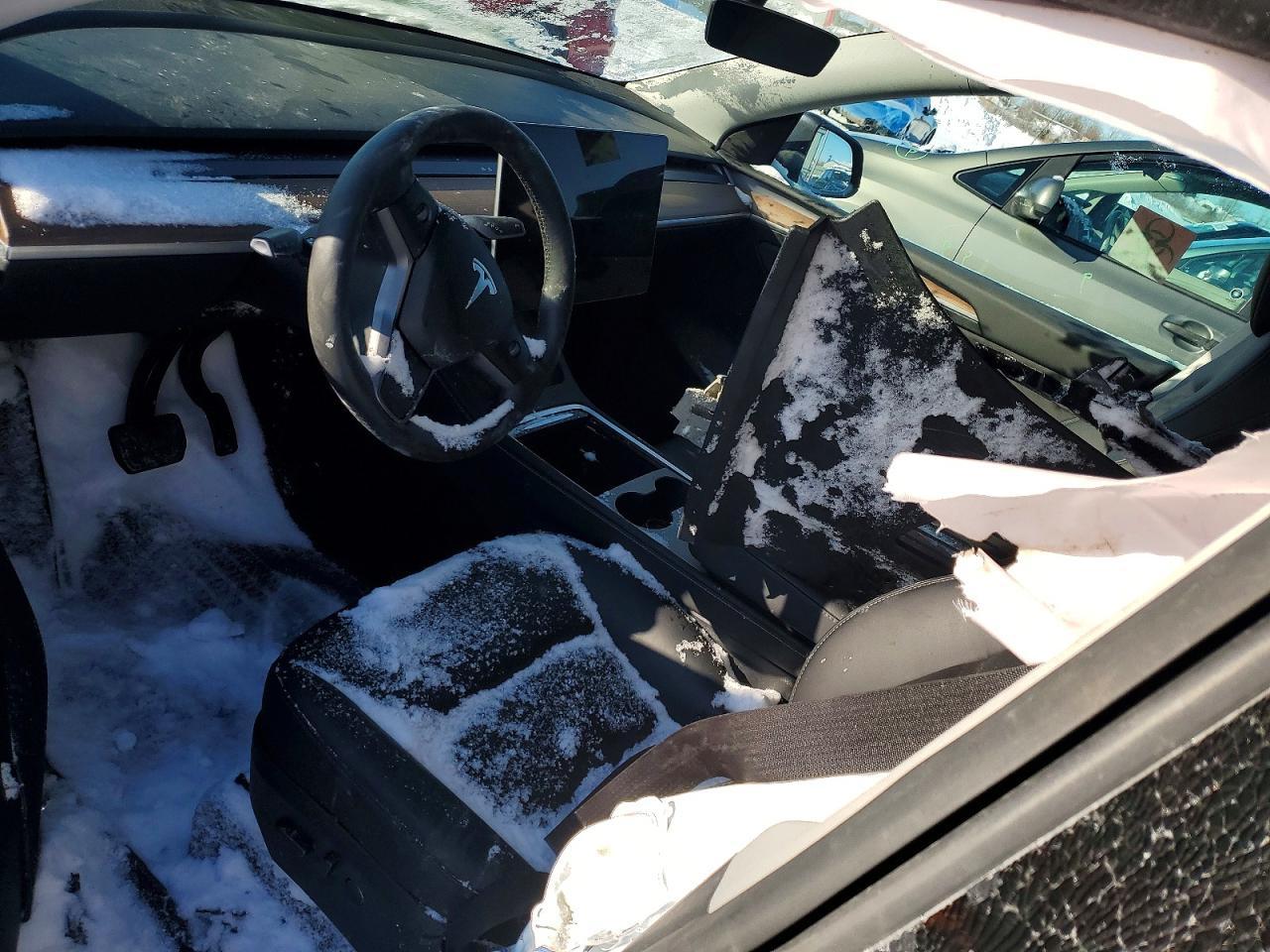 2024 Tesla Model Y - zdjęcie 8