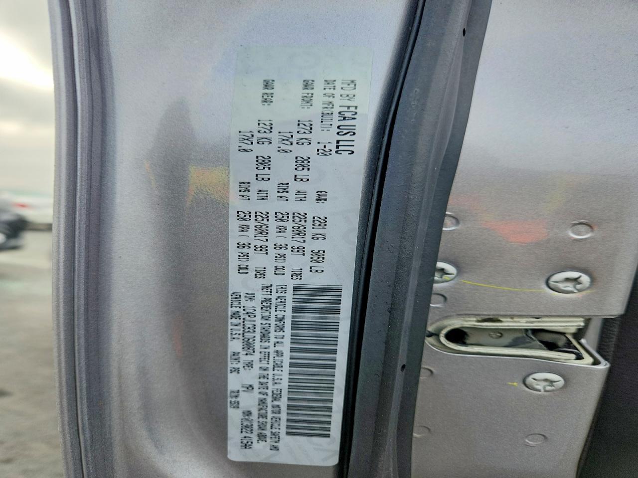 2020 Jeep Cherokee Latitude - zdjęcie 12