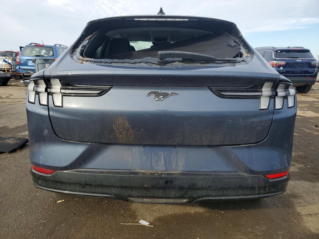 2021 Ford Mustang Mach-E Premium - zdjęcie 6