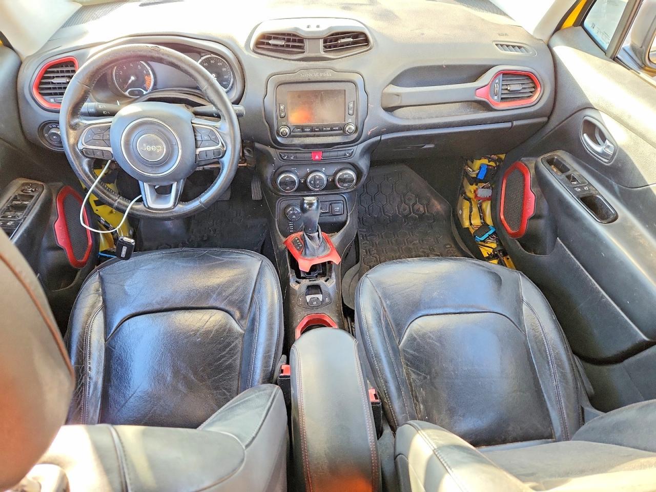 2015 Jeep Renegade Trailhawk - zdjęcie 8