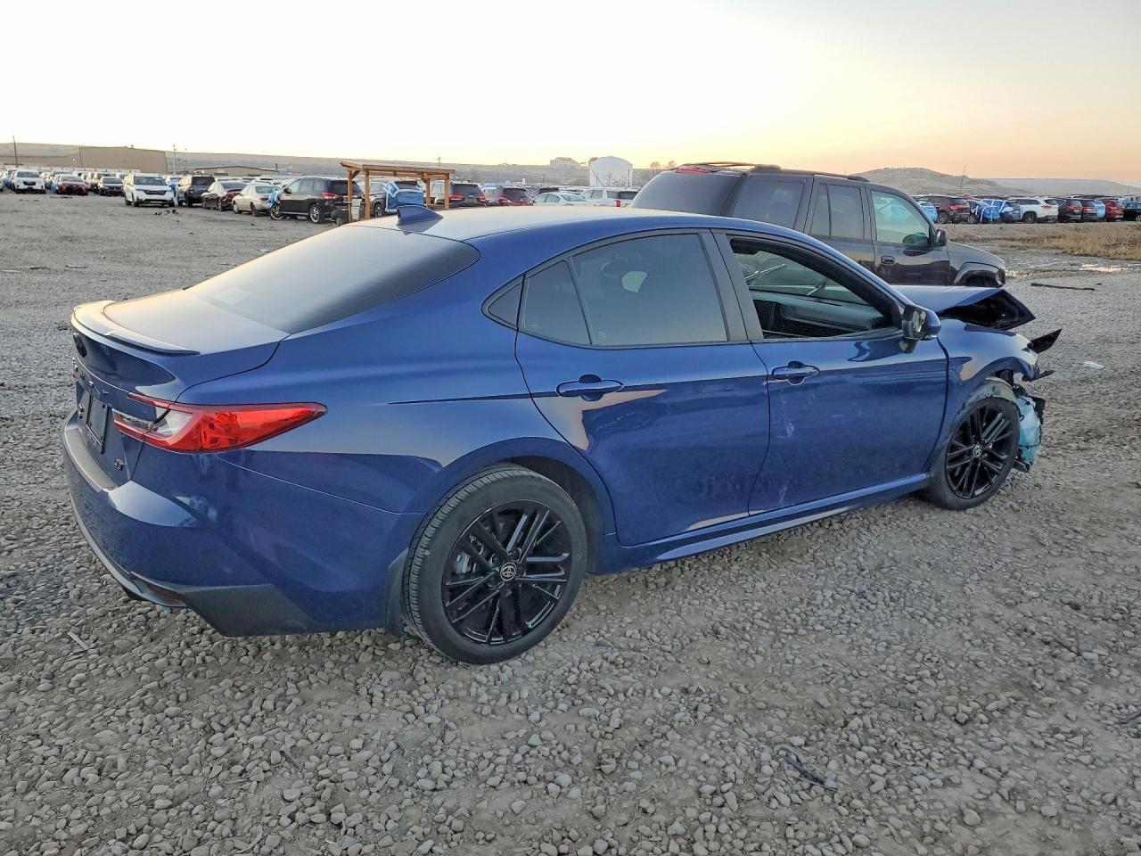 2025 Toyota Camry Se - zdjęcie 3