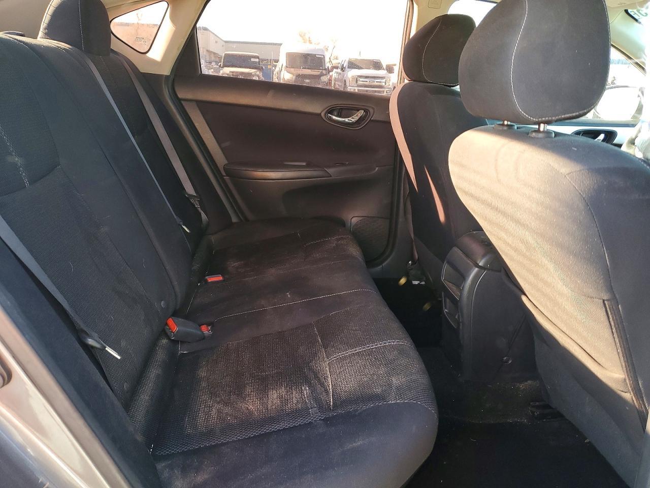 2016 Nissan Sentra S - zdjęcie 10