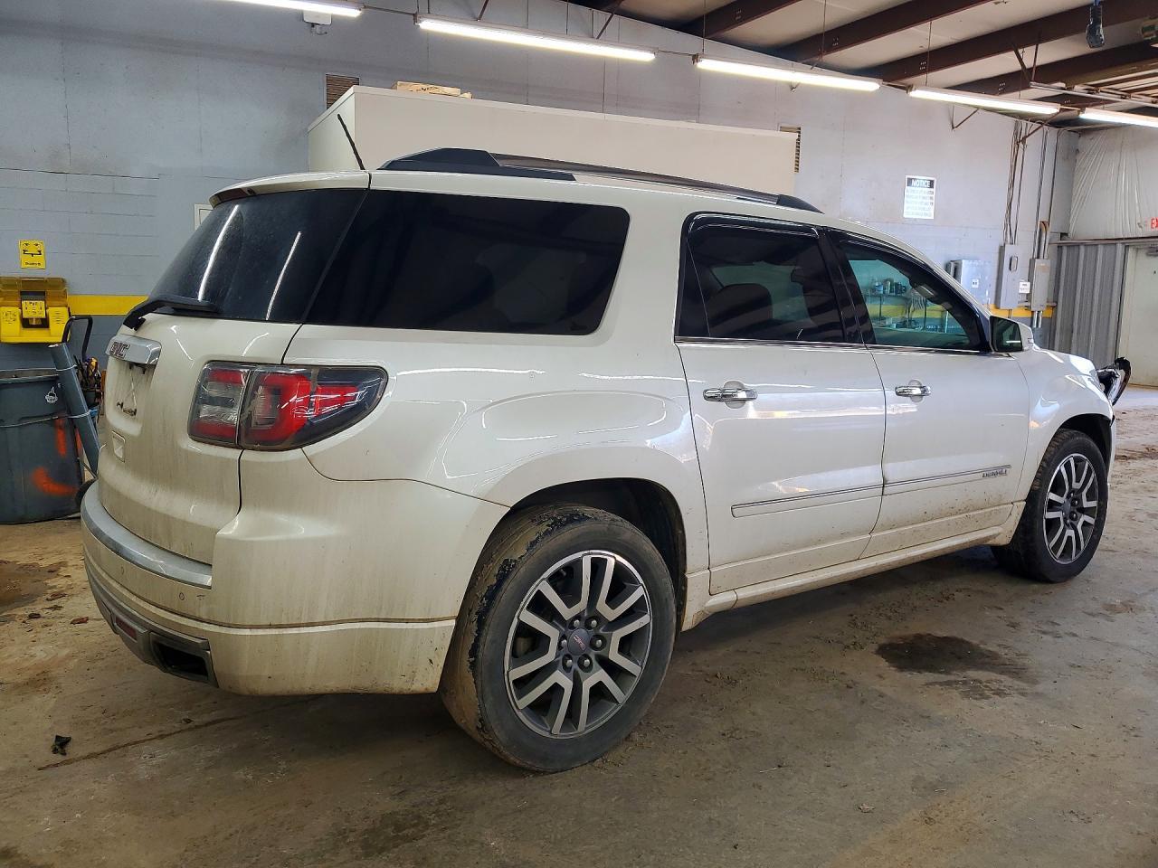2014 GMC Acadia Denali - zdjęcie 3