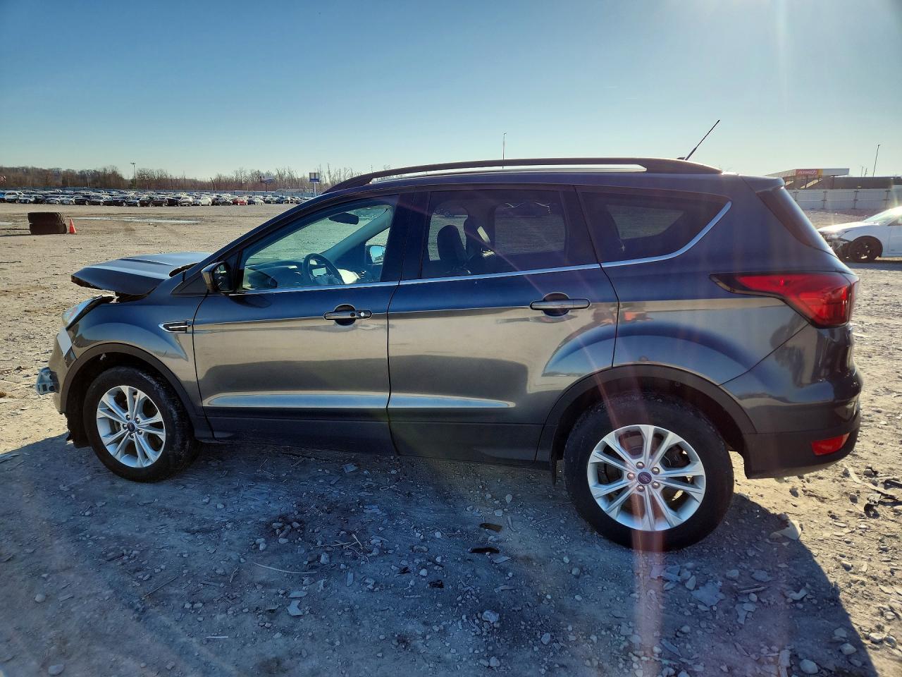 2019 Ford Escape Sel - zdjęcie 2