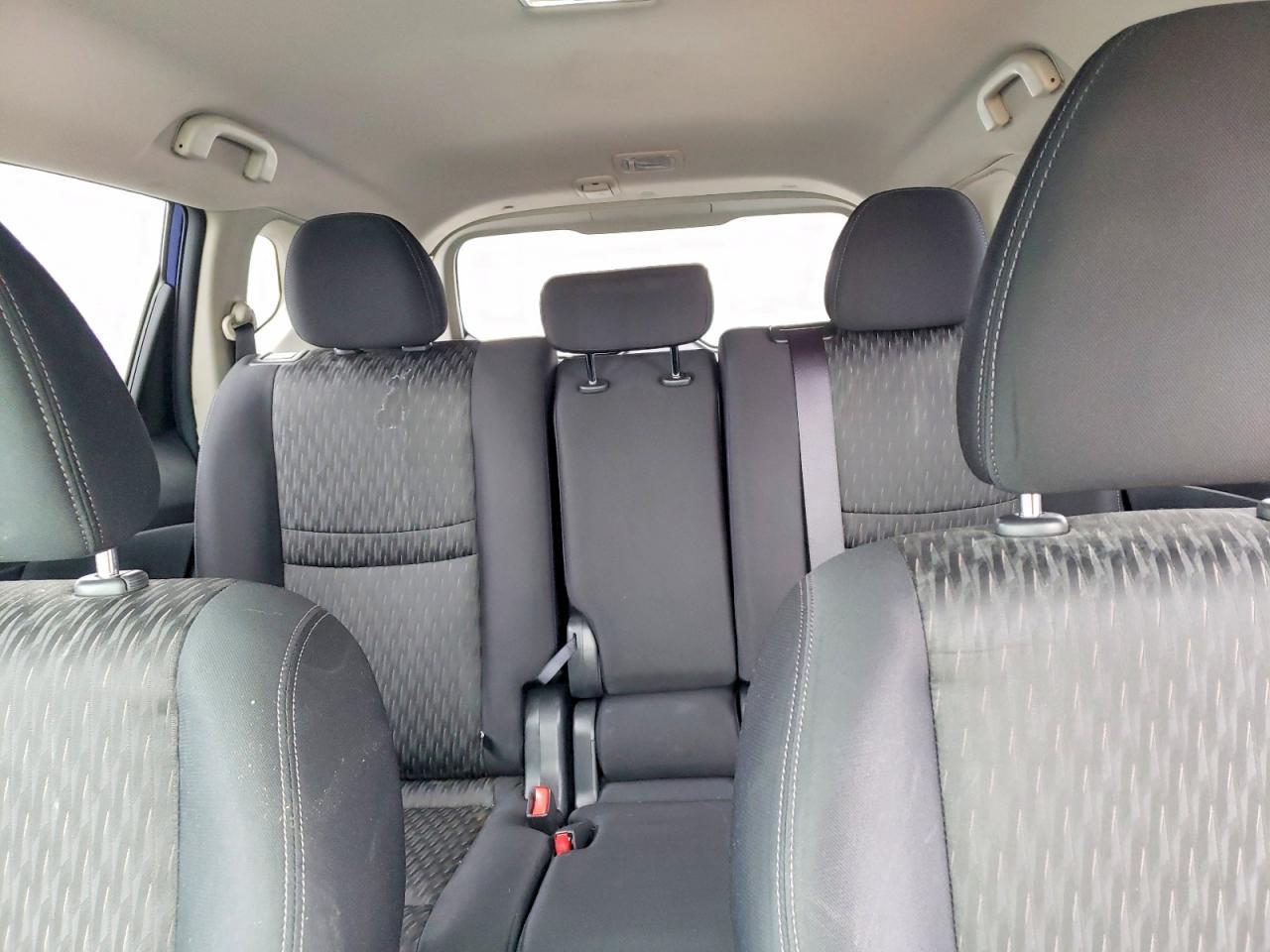 2017 Nissan Rogue S - zdjęcie 10