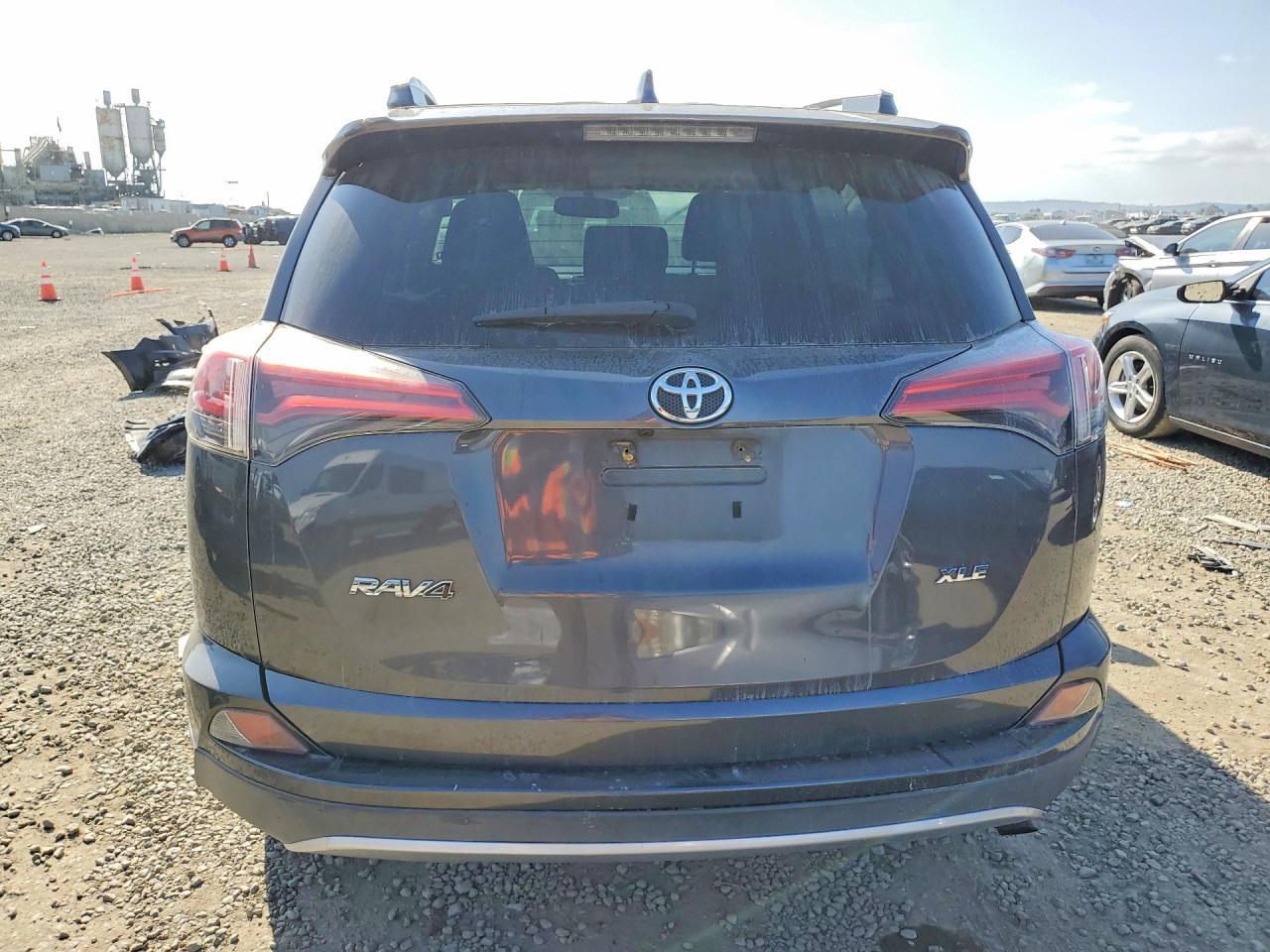 2016 Toyota Rav4 Xle - zdjęcie 6