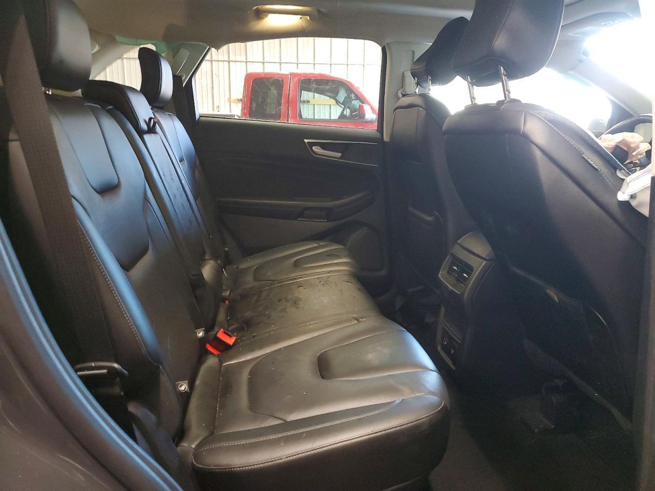 2021 Ford Edge Titanium - zdjęcie 11