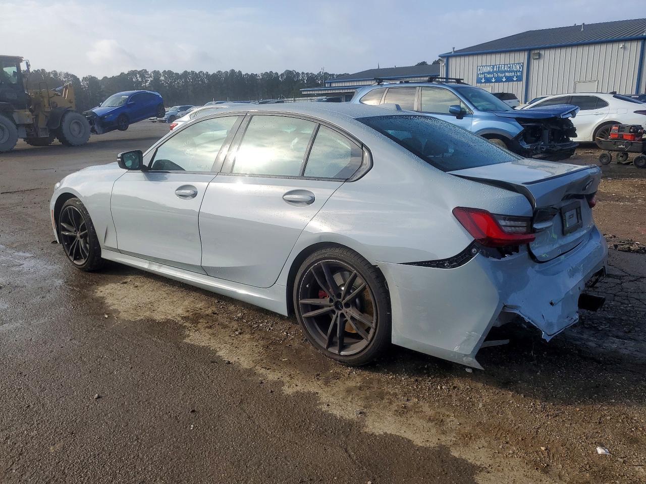 2024 BMW 330I - zdjęcie 2