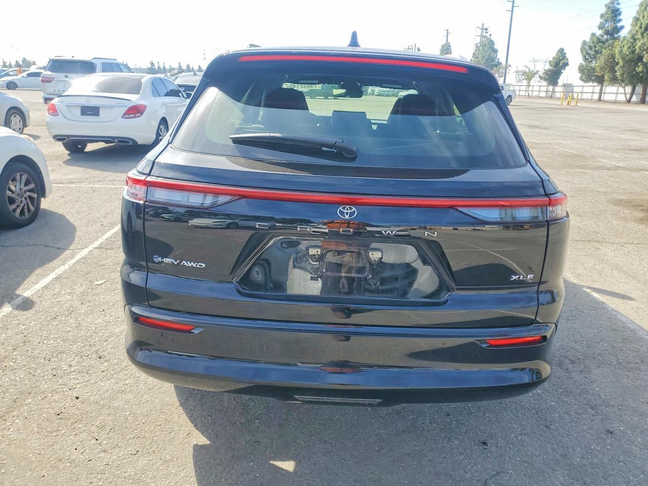 2025 Toyota Crown Signia Xle - zdjęcie 6