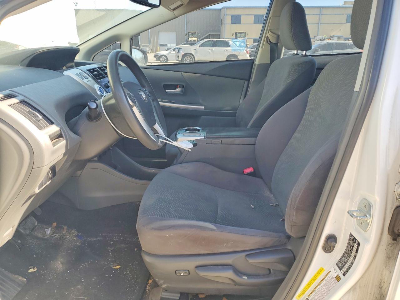 2013 Toyota Prius V - zdjęcie 7