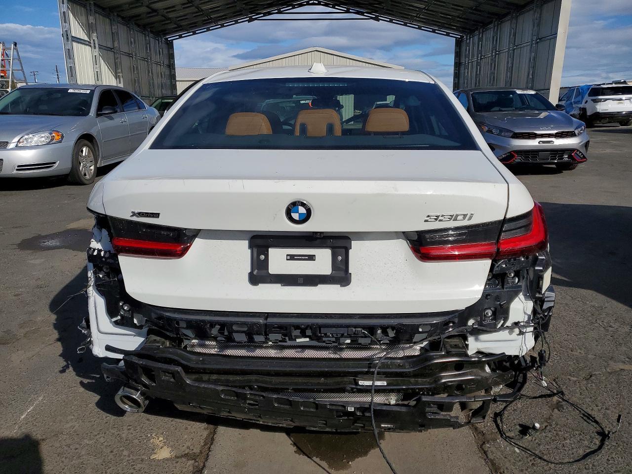 2026 BMW 330Xi - zdjęcie 6