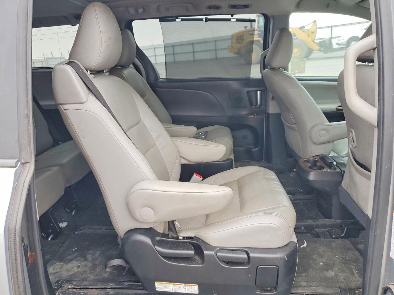 2017 Toyota Sienna Xle - zdjęcie 11