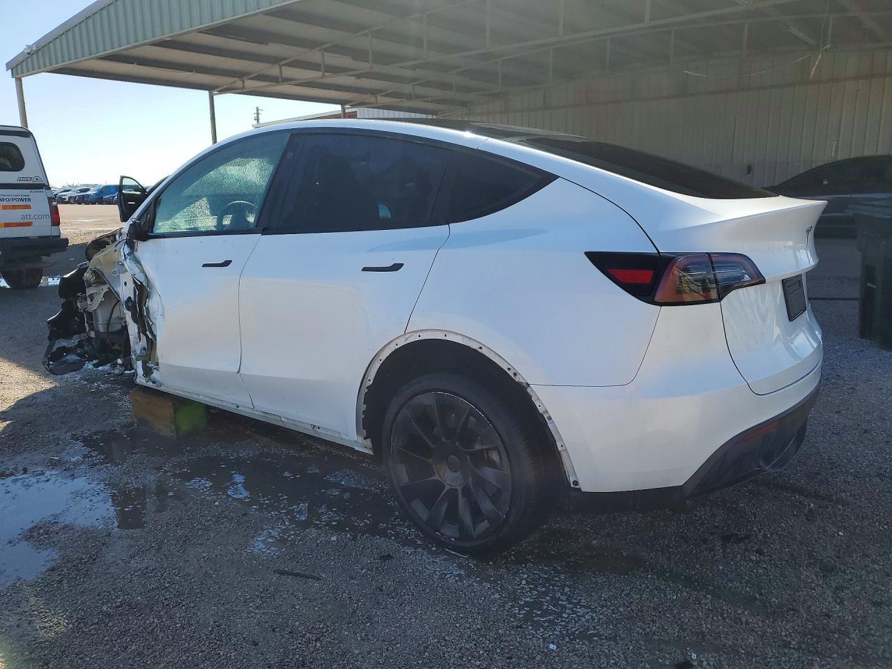 2023 Tesla Model Y - zdjęcie 2