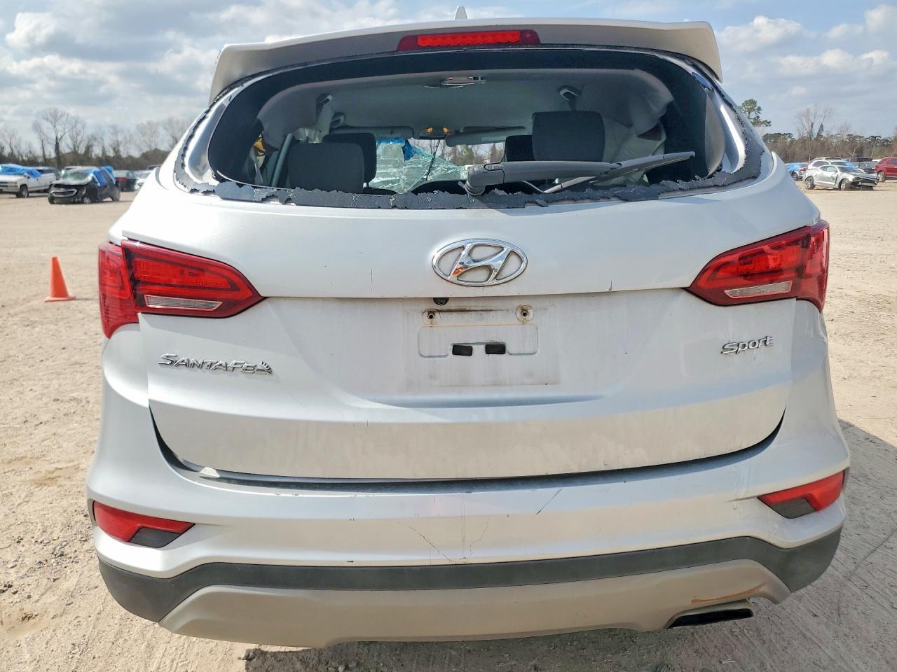 2017 Hyundai Santa Fe Sport 2.4L - zdjęcie 6