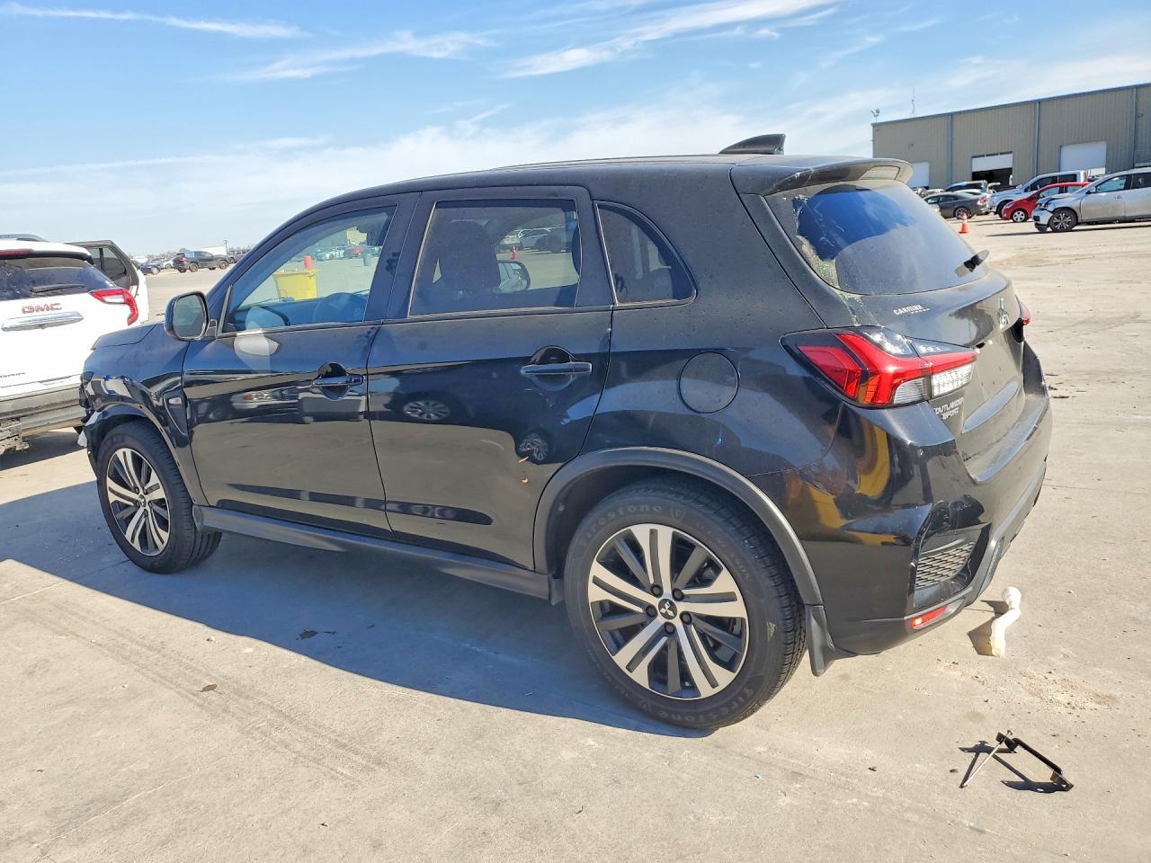 2022 Mitsubishi Outlander Sport Es - zdjęcie 2