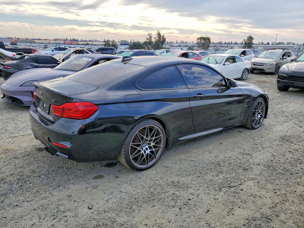 2018 BMW M4 - zdjęcie 3