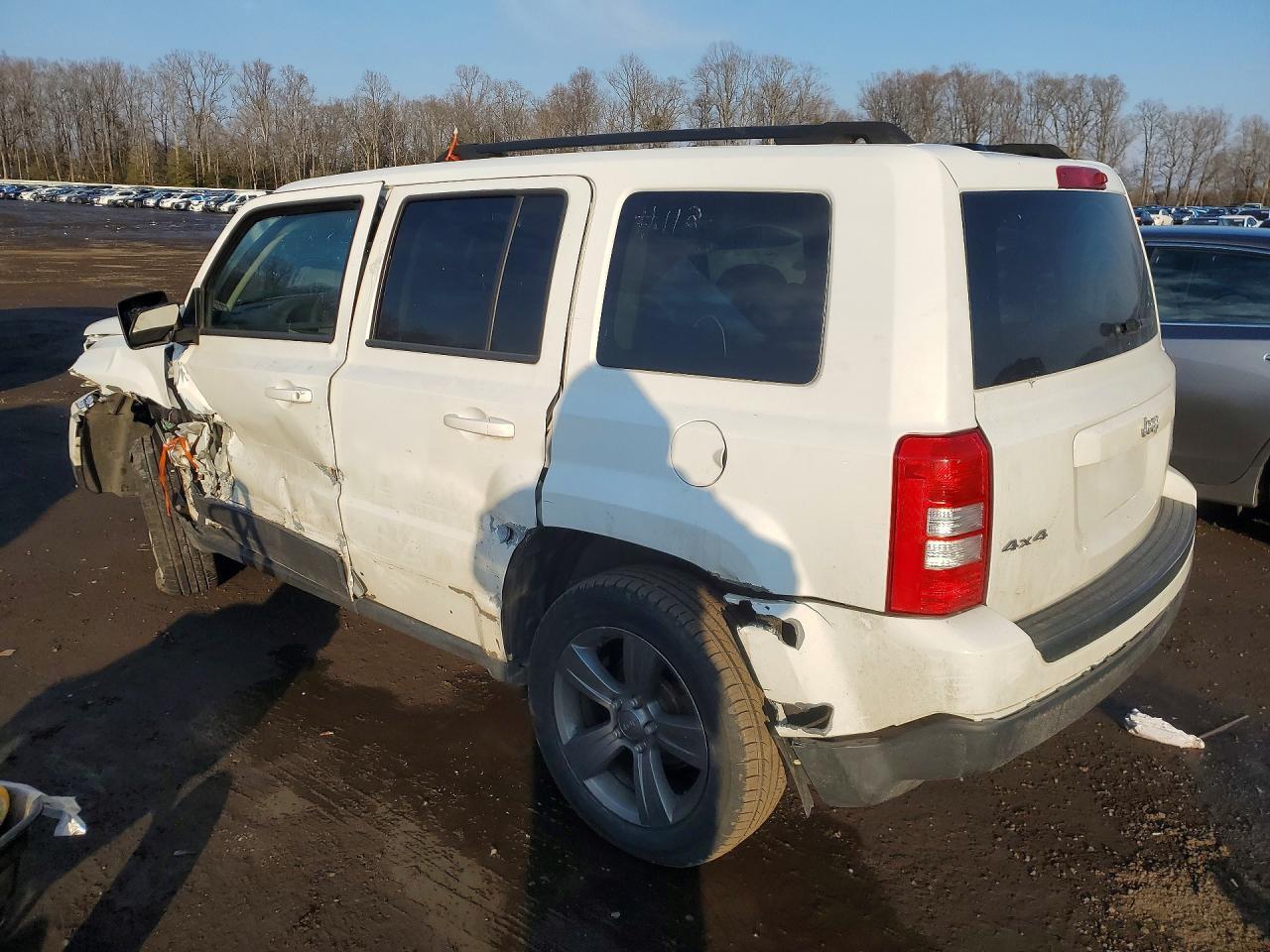 2015 Jeep Patriot Latitude - zdjęcie 2