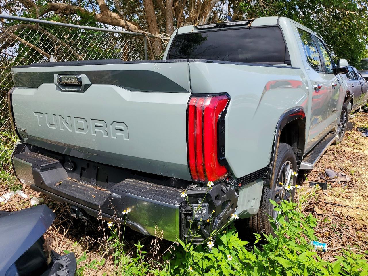 2024 Toyota Tundra Crewmax Limited - zdjęcie 3