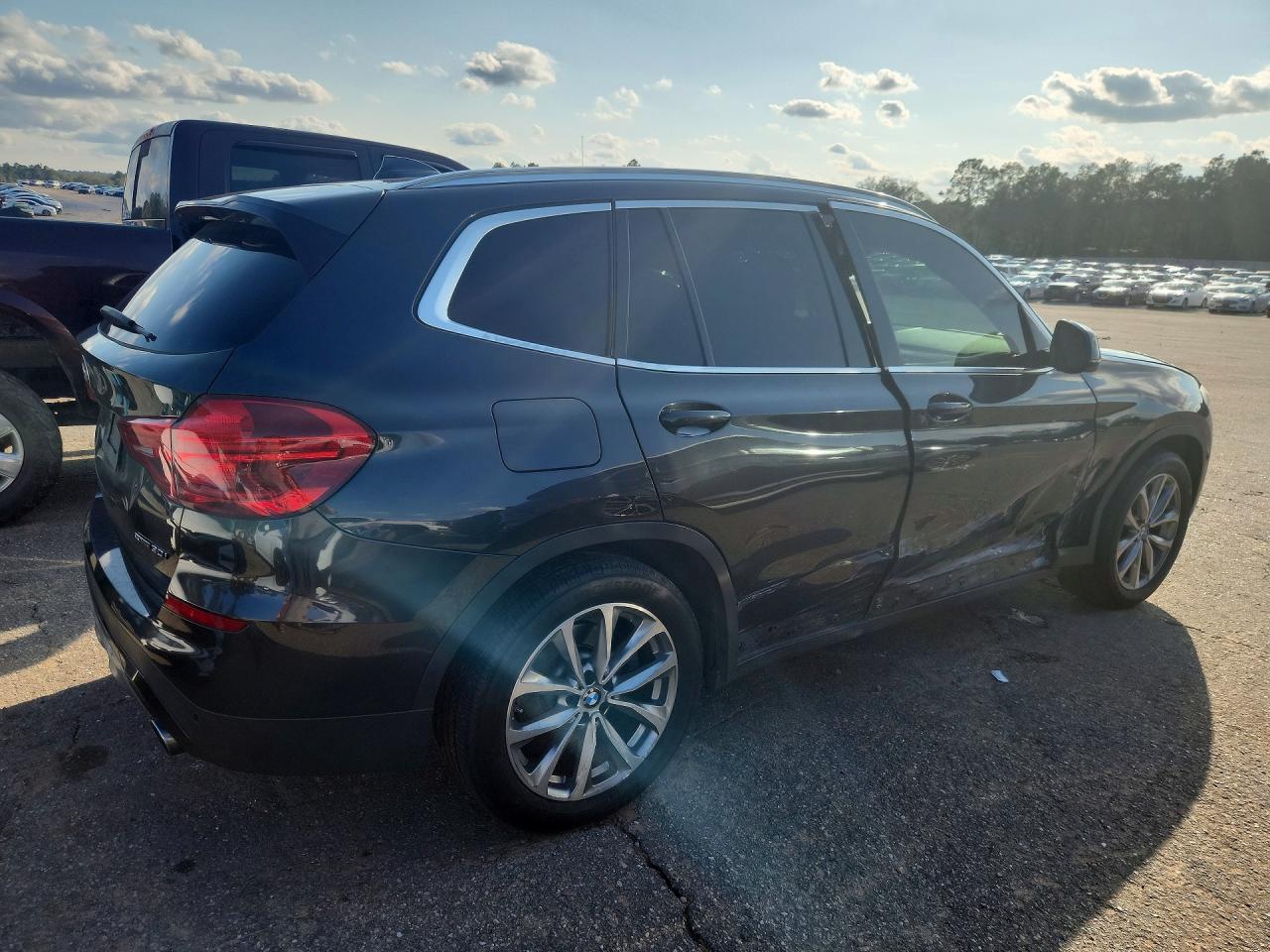 2019 BMW X3 Sdrive30I - zdjęcie 3
