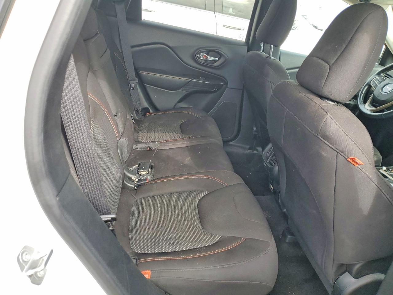 2017 Jeep Cherokee Latitude - zdjęcie 10