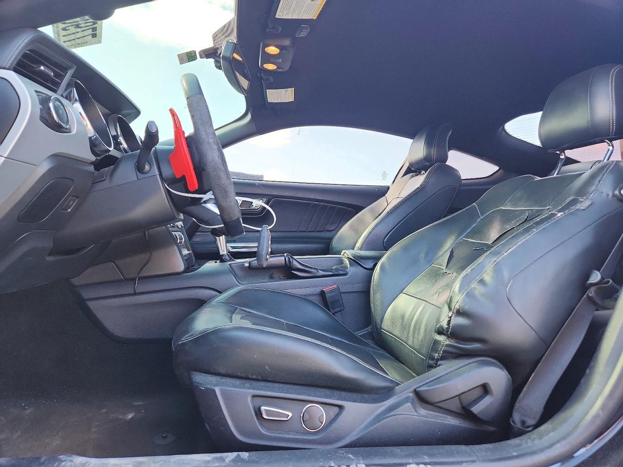 2015 Ford Mustang - zdjęcie 7